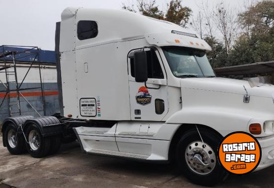 Camiones y Grúas - Vendo camión Freightliner motor detroit 520 HP Caja Fuller de 10 Modelo 2007 - En Venta