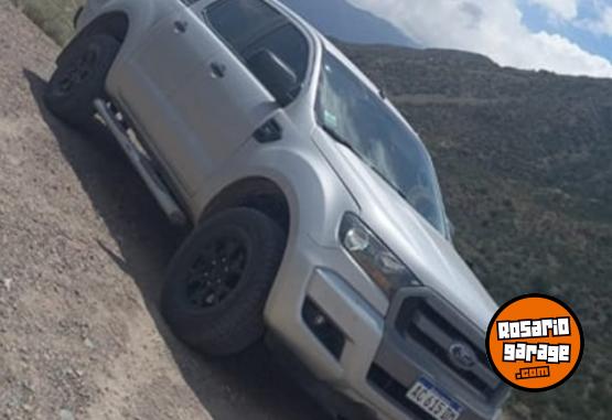 Camionetas - Ford Ranger xls 2018 Diesel 140000Km - En Venta