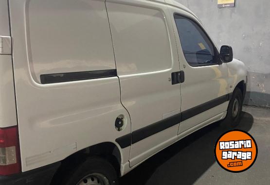 Utilitarios - Peugeot PARNET 2013 Diesel 170000Km - En Venta