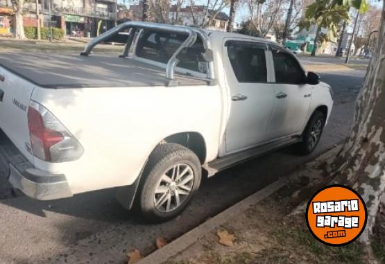 Camionetas - Toyota HILUX 4X2 2018 Diesel 124000Km - En Venta