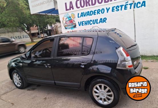 Autos - Renault Sandero privilege 2013 Nafta 114000Km - En Venta