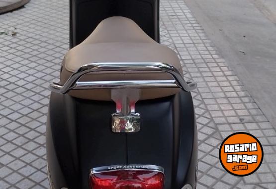 Motos - Vespa Vxl 2024 Nafta 3000Km - En Venta