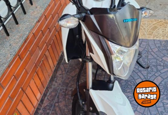 Motos - Honda Twister 125 2021 Nafta 14600Km - En Venta