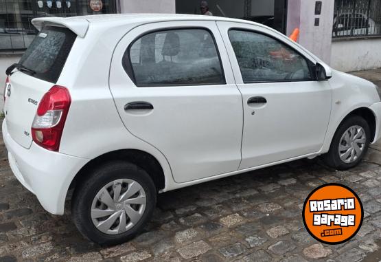 Autos - Toyota Etios 2018 Nafta 60000Km - En Venta