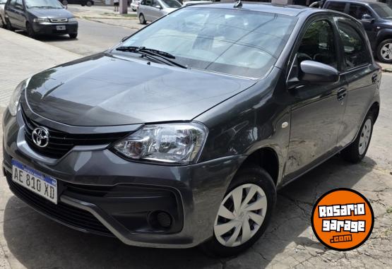 Autos - Toyota Etios 2021 Nafta 60000Km - En Venta