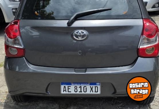 Autos - Toyota Etios 2021 Nafta 60000Km - En Venta