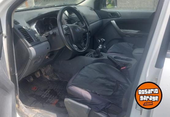 Camionetas - Ford Ranger 3.2 XLS 2016 Diesel 350000Km - En Venta