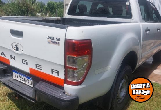 Camionetas - Ford Ranger 3.2 XLS 2016 Diesel 350000Km - En Venta
