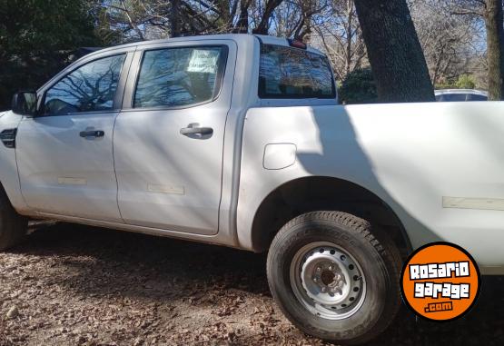Camionetas - Ford Ranger 3.2 XLS 2016 Diesel 350000Km - En Venta