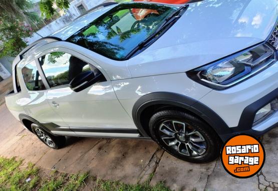 Camionetas - Volkswagen Saveiro Cross 2017 Nafta 44345Km - En Venta