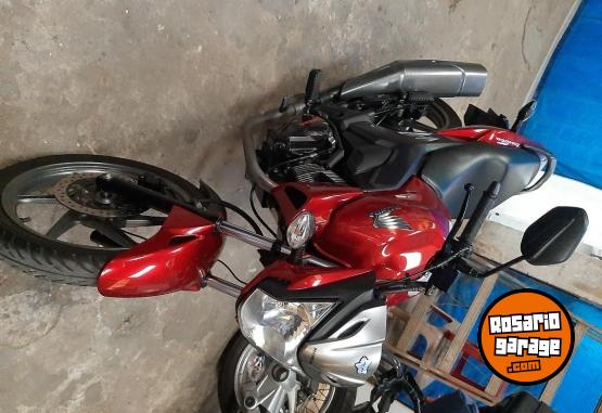 Motos - Honda Invicta 150 2015 Nafta 12300Km - En Venta