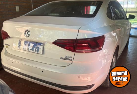 Autos - Volkswagen Virtus 2018 GNC 168000Km - En Venta
