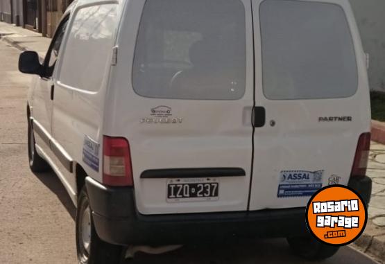Utilitarios - Peugeot Partner kangoo Fiorino 2010 Nafta 111Km - En Venta