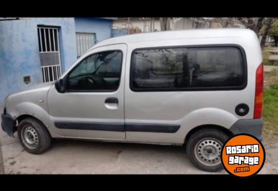 Utilitarios - Renault Kangoo 2012 GNC 185000Km - En Venta