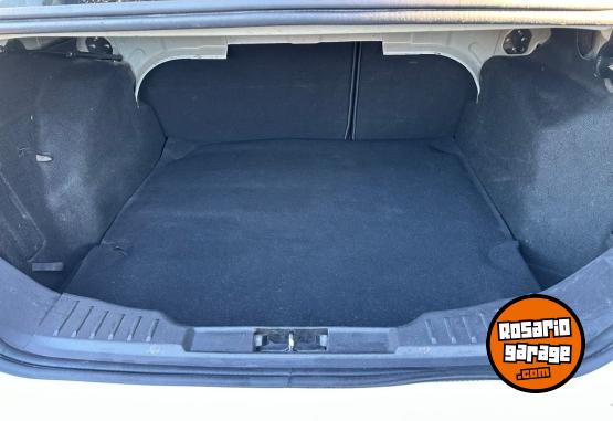 Autos - Ford Focus 4p 2.0 MT Titanium 2017 Nafta 160000Km - En Venta