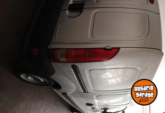 Utilitarios - Renault Kangoo furgon 1.6 GNC 2016 GNC 71000Km - En Venta