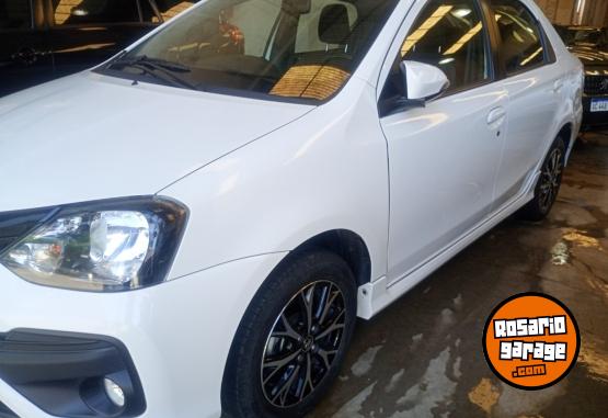 Autos - Toyota Etios 2023 Nafta 66000Km - En Venta