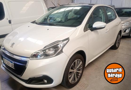 Autos - Peugeot 209 2017 Nafta 105000Km - En Venta
