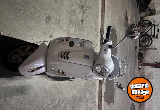 Motos - Vespa Vxl 150 2022 Nafta 11300Km - En Venta