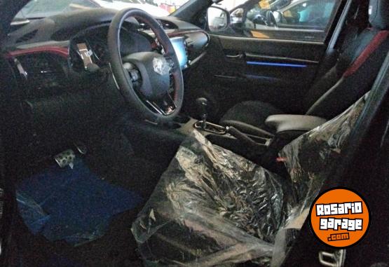 Camionetas - Toyota HILUX GR S OKM 2023 NEGRA 2023 Diesel 10Km - En Venta