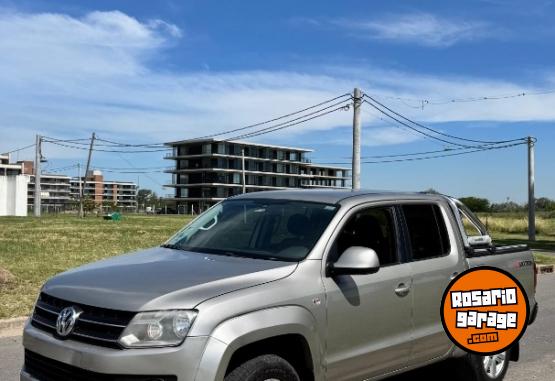 Camionetas - Volkswagen Amarok Trendline 2016 Diesel 176000Km - En Venta