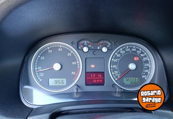 Autos - Volkswagen Bora 2010 Nafta 122000Km - En Venta