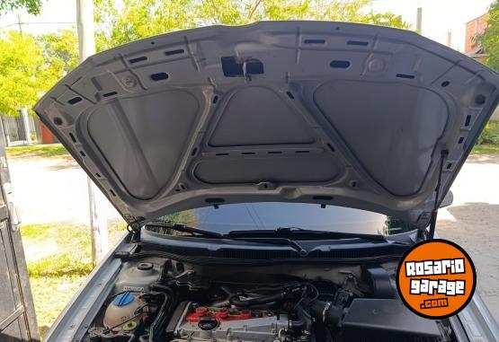 Autos - Volkswagen Bora 2010 Nafta 122000Km - En Venta