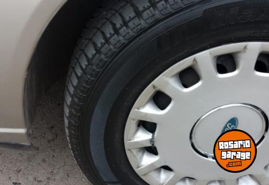 Autos - Ford Focus Ambiente 1.8 2003 Nafta 169000Km - En Venta