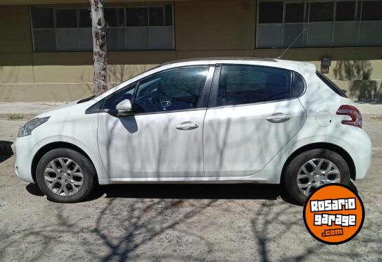 Autos - Peugeot 208 2016 Nafta 110000Km - En Venta