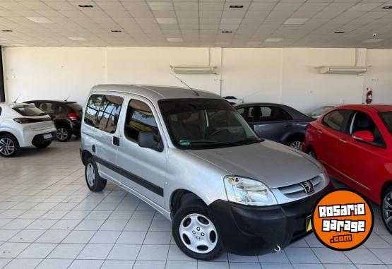 Utilitarios - Peugeot Partner Furgon Mixto 2019 Diesel 76000Km - En Venta