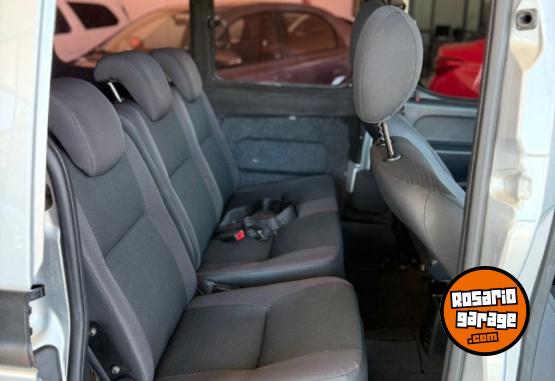 Utilitarios - Peugeot Partner Furgon Mixto 2019 Diesel 76000Km - En Venta