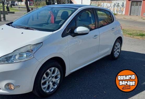Autos - Peugeot 208 Allure TOUCHESCREN 2015 Nafta 124000Km - En Venta