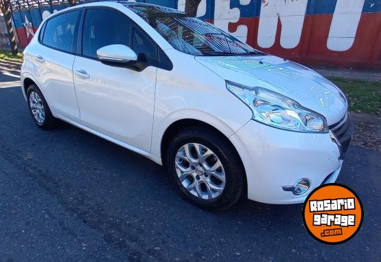 Autos - Peugeot 208 Allure TOUCHESCREN 2015 Nafta 124000Km - En Venta