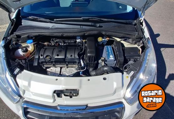 Autos - Peugeot 208 Allure TOUCHESCREN 2015 Nafta 124000Km - En Venta
