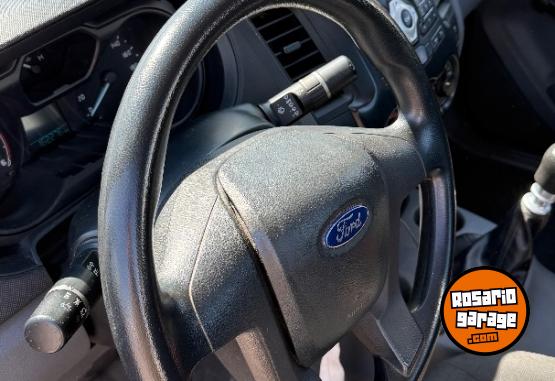 Camionetas - Ford Ranger 4x4 cabina simple 2017 Diesel 163000Km - En Venta