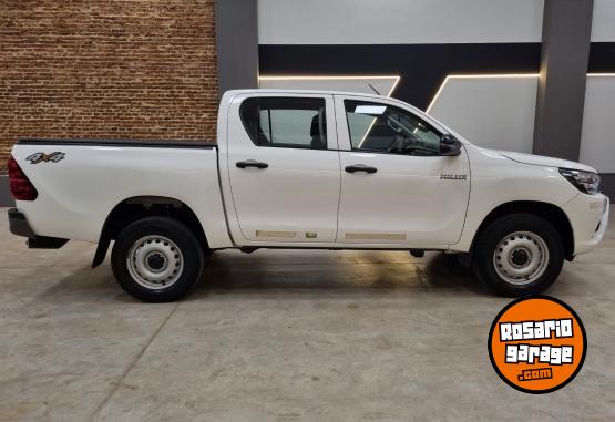 Camionetas - Toyota HILUX DC DX 2.4L 4X4 2020 2020 Diesel 180000Km - En Venta