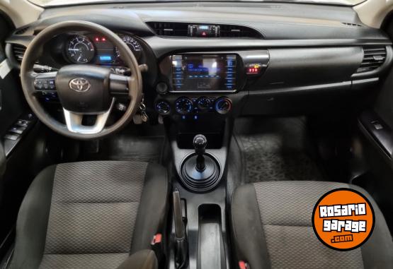 Camionetas - Toyota HILUX DC DX 2.4L 4X4 2020 2020 Diesel 180000Km - En Venta