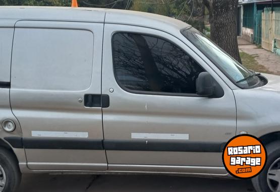 Utilitarios - Peugeot Parthner 1.6 HDI 2011 Diesel 266136Km - En Venta