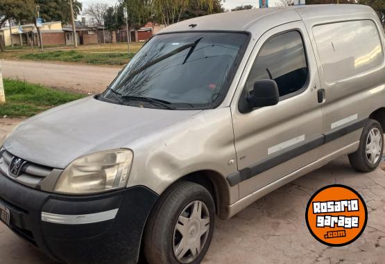 Utilitarios - Peugeot Parthner 1.6 HDI 2011 Diesel 266136Km - En Venta