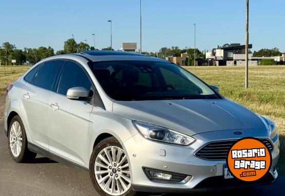 Autos - Ford Focus Titanium 2016 Nafta 116000Km - En Venta