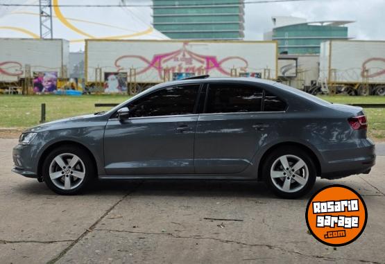 Autos - Volkswagen Vento higline 2017 Nafta 93000Km - En Venta