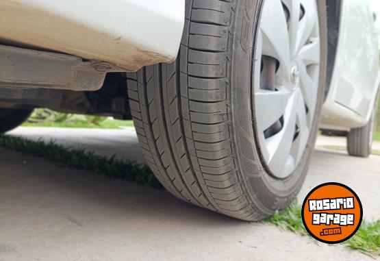 Autos - Toyota Etios XS 2017 Nafta 103000Km - En Venta