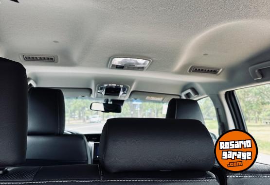 Camionetas - Toyota SW4-SRX 2025 Diesel 6000Km - En Venta