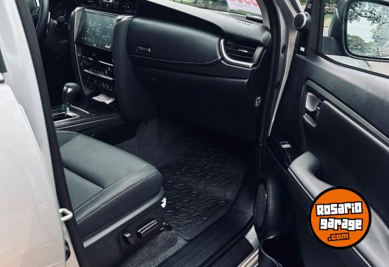 Camionetas - Toyota SW4-SRX 2025 Diesel 6000Km - En Venta