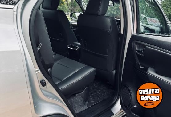 Camionetas - Toyota SW4-SRX 2025 Diesel 6000Km - En Venta