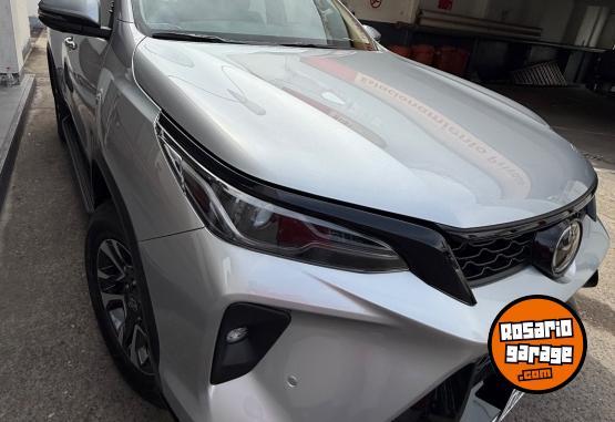 Camionetas - Toyota SW4-SRX 2025 Diesel 6000Km - En Venta