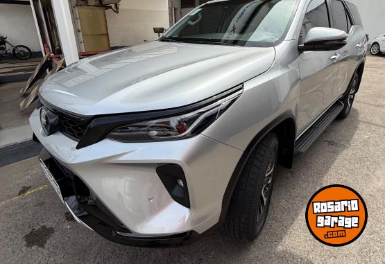 Camionetas - Toyota SW4-SRX 2025 Diesel 6000Km - En Venta