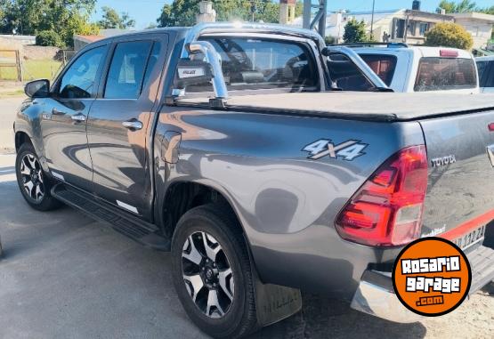 Camionetas - Toyota Toyota Hilux 2.8TDI C/D 2018 Diesel 113000Km - En Venta