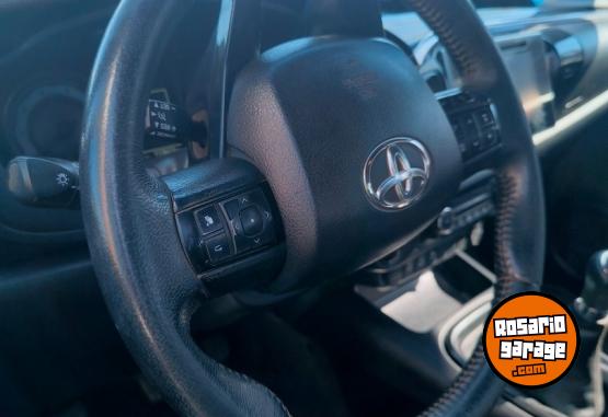 Camionetas - Toyota Toyota Hilux 2.8TDI C/D 2018 Diesel 113000Km - En Venta
