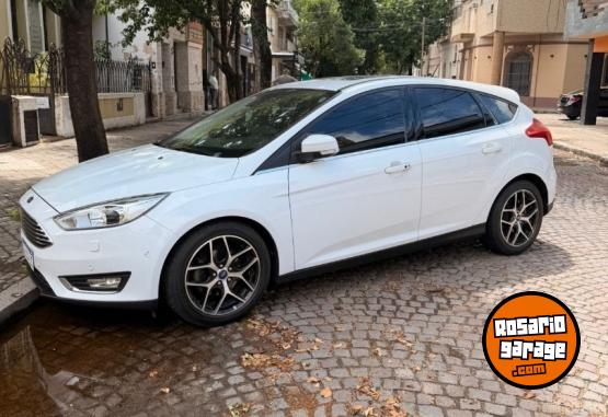 Autos - Ford Focus Titanium 2017 Nafta 115000Km - En Venta